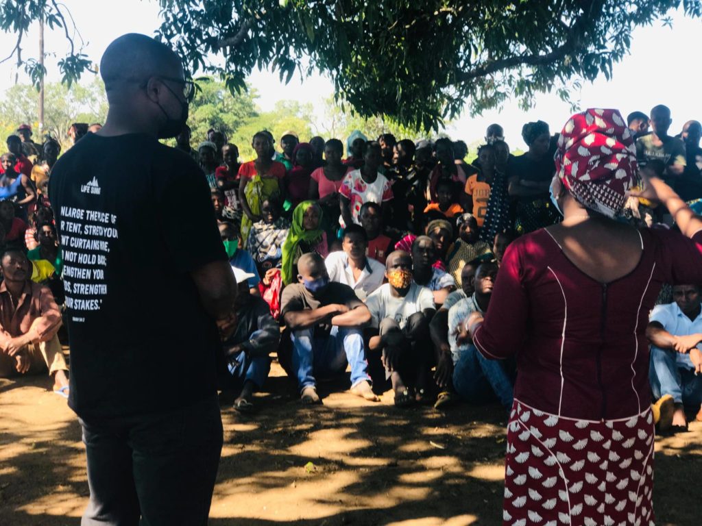 Esvaldo (in the black t-shirt) from Life Child